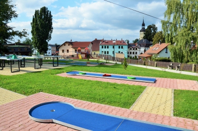 Chřibská: Minigolf a dětské hřiště